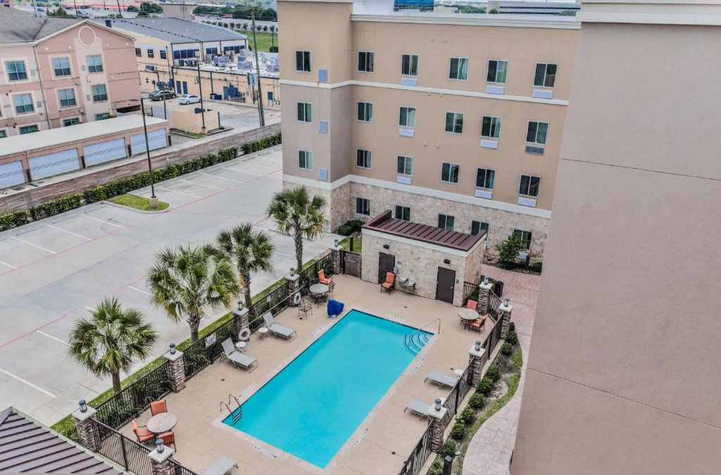 Chinatown Apartment | Chinatown 2B2B Free Parking Washer and Dryer Gym Relux 300