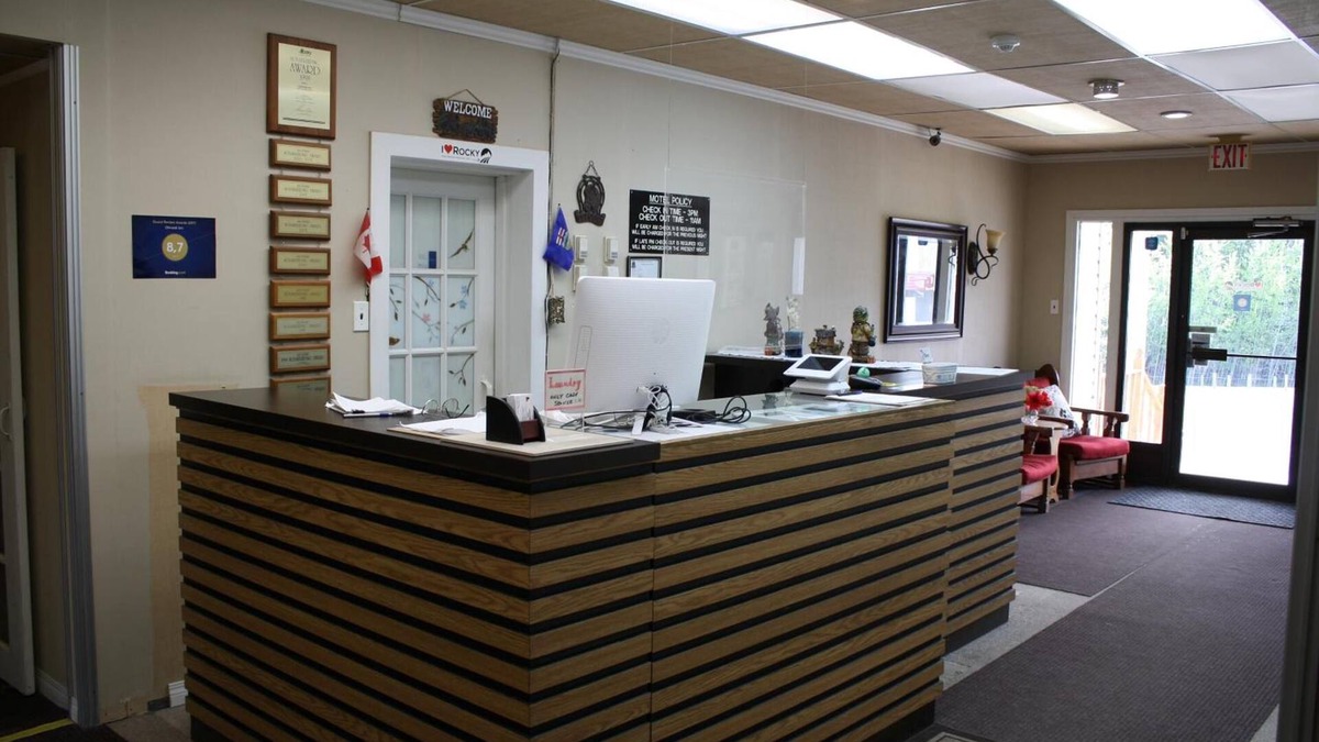 Rocky Mountain House Hotel | Chinook Inn