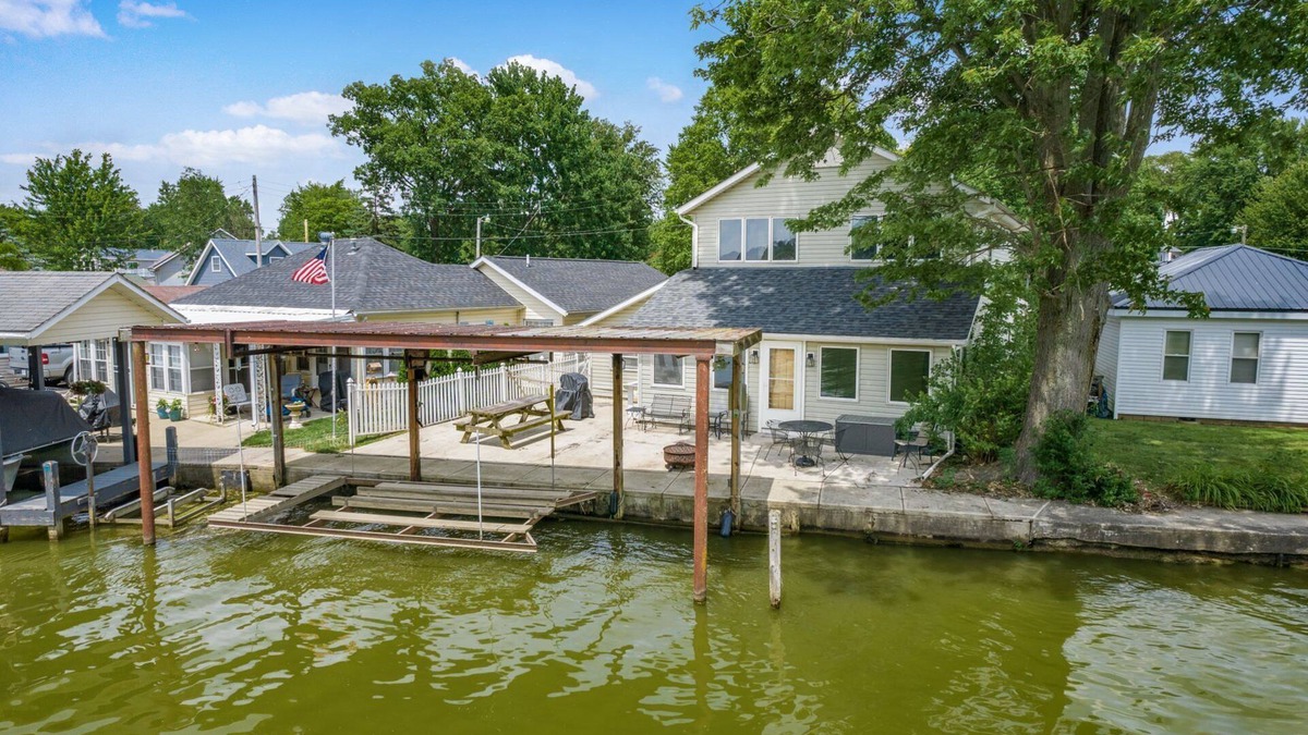 Lakeview House | Chippewa Cottage at Indian Lake