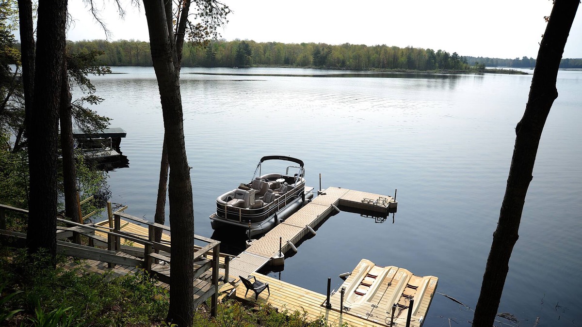 Hayward House | Chippewa Flowage Lakehouse! Spacious Luxury. Dock, Firepit, Grill & Smoker