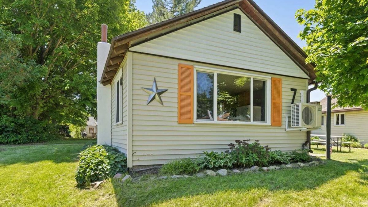 Chippewa Lake Cabin | Chippewa Lake cabin w/pickleball court!