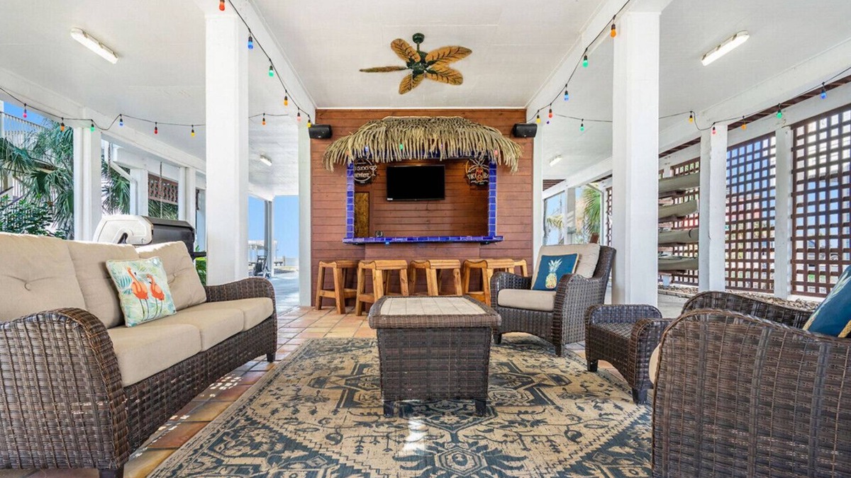 Terramar Beach House | Chiquita Escape - Canal Front Retreat