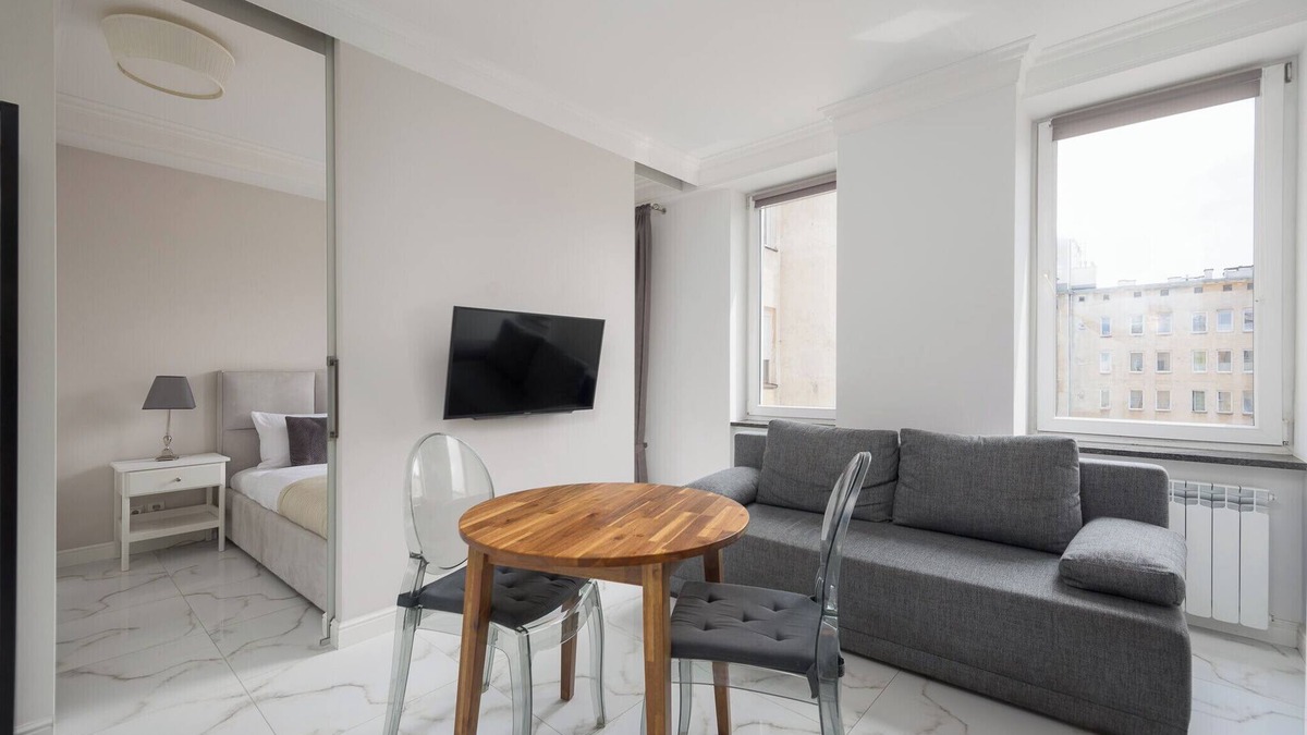 Mirow Apartment | Chmielna Downtown Apartment