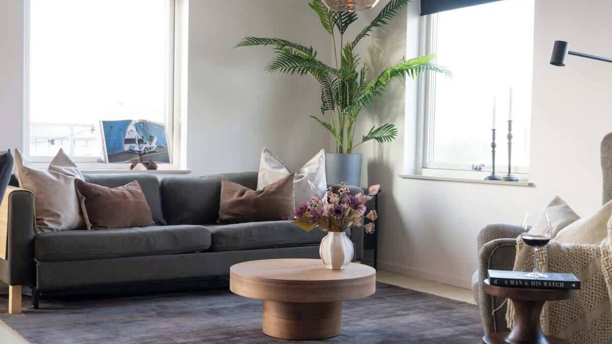 Bastad Condo | Chocolaty Warmth Home 3BR Flat with Cozy Balcony