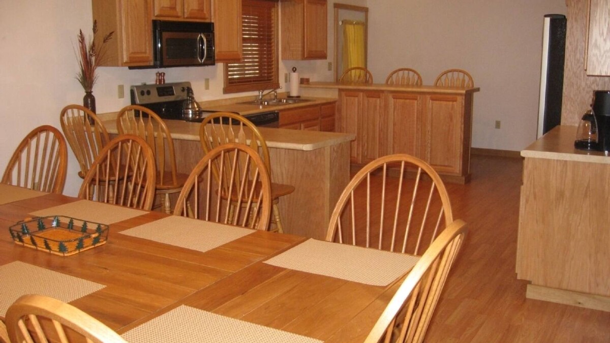Champion House | Choice All Season Spacious Vacation Home