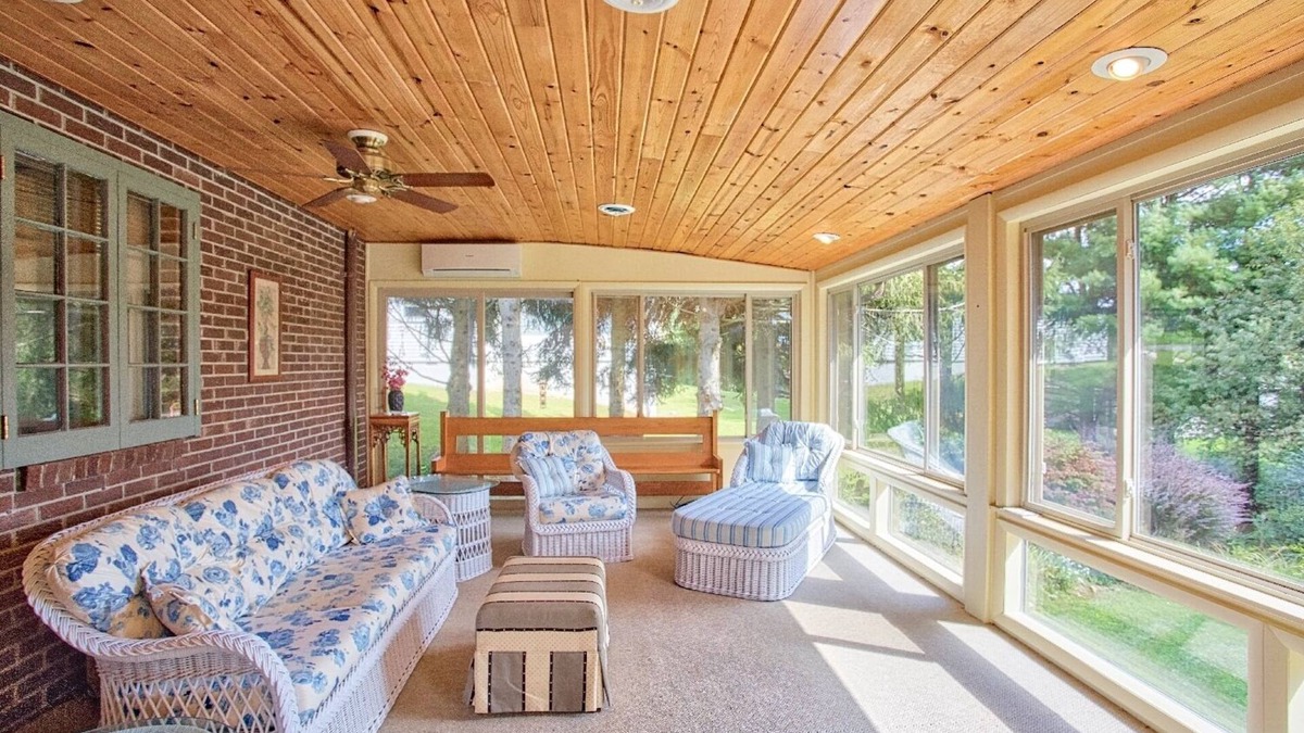 Oakland House | Choo Choo Rooster Scrapbook Retreat