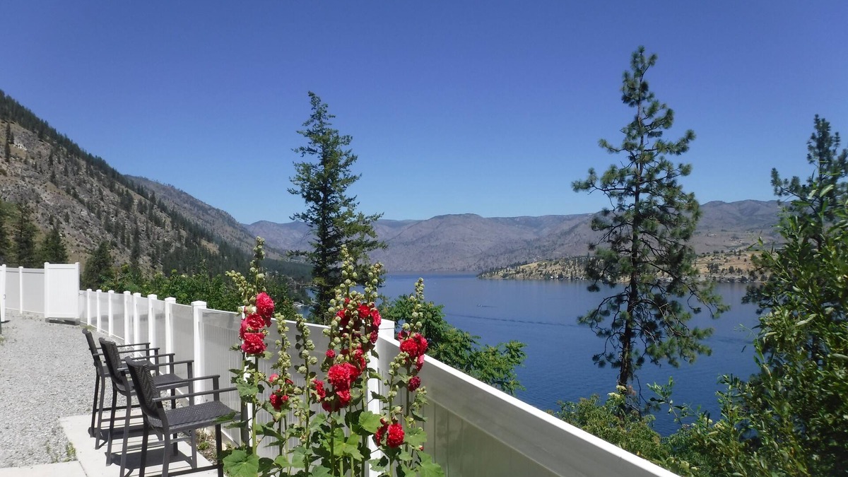 Chelan House | Choose these views and a great house!