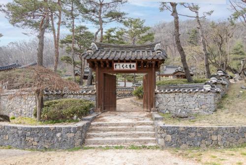 Yeoncheon Hotel | Chosun Royal Family Hotel