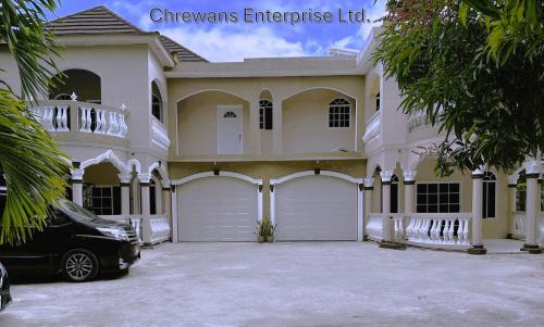 Northern Estates Bed & Breakfast | Chrewans Enterprise Ltd