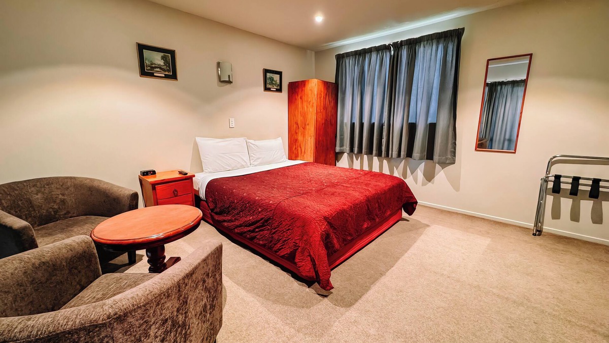 Christchurch City Centre Cabin | Christchurch City Centre Deluxe Unit with Full Kitchen