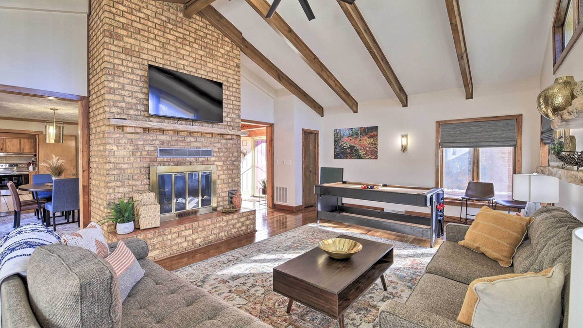 Christiansburg House | Christiansburg Home ~ 12 Mi to Virginia Tech!