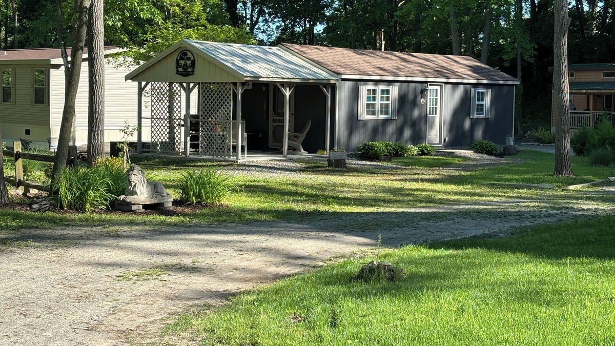 Valois Cabin | "Christine's Cabin" Great place to stay for wine trail events