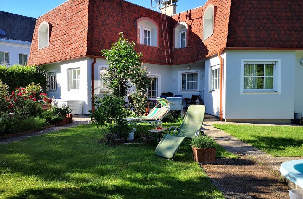 Penzing Apartment | Christl - Apartment mit Garten und Pool zur Mitbenutzung
