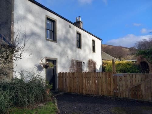 Rowardennan House | Christmas Cottage