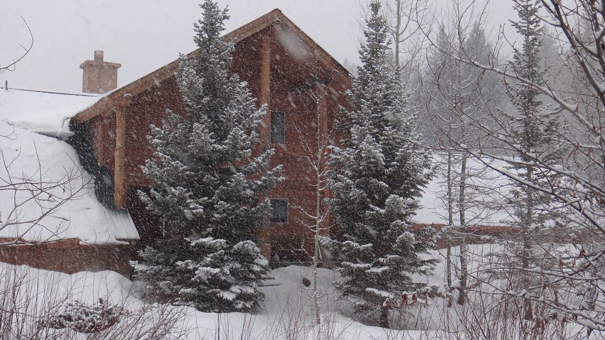 Columbine Lake House | Christmas rates at Columbine Lake with nearby Purgatory Ski Area.