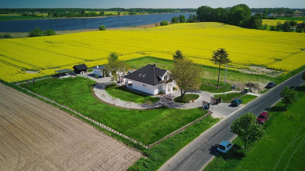 gmina Dobrzyn nad Wisła House | Chudzewo-dom nad jeziorem z jacuzzi