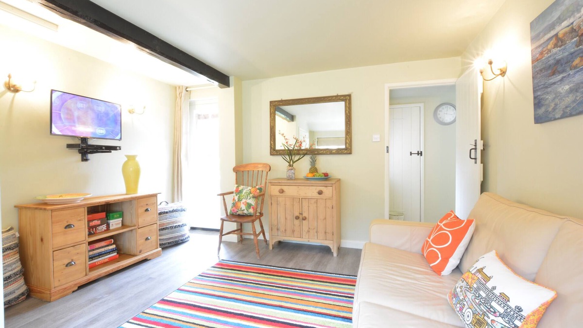 Dunwich Cottage | CHURCH FARM COTTAGE, DUNWICH, pet friendly in Westleton