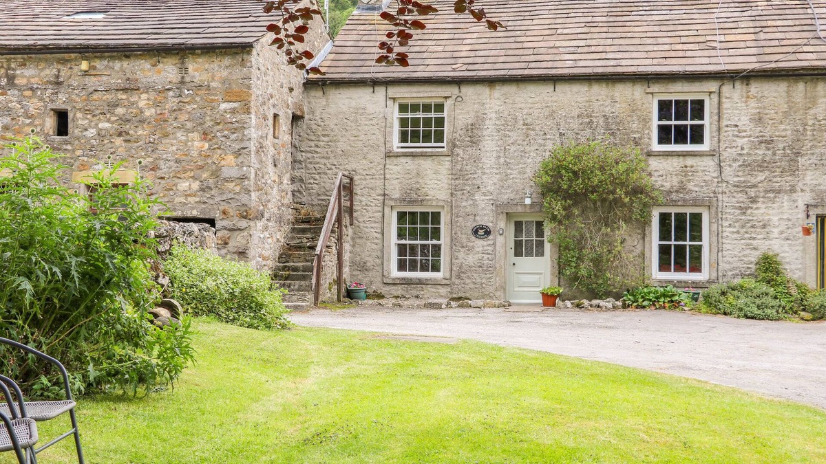 Horton in Ribblesdale Cottage | CHURCH FARM COTTAGE, family friendly, with open fire in Buckden