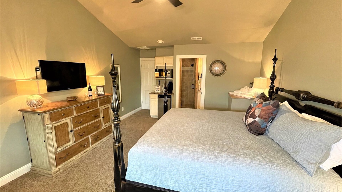 Swansboro Condo | Church Street #4 - Cozy 1-bedroom condo in Swansboro