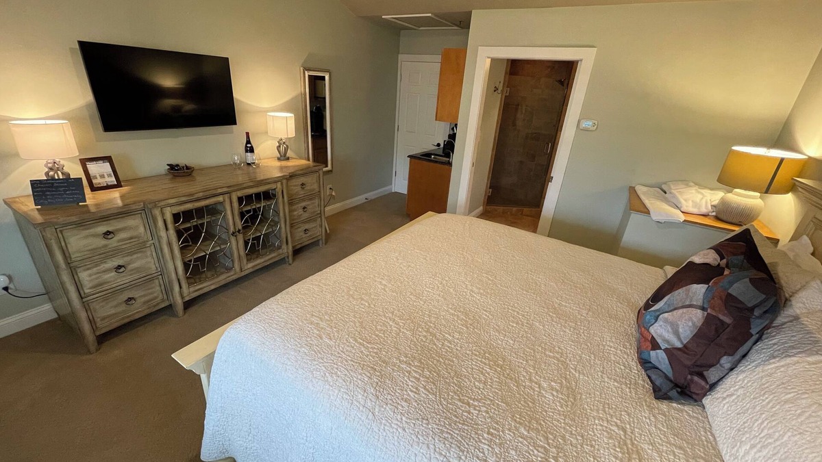 Swansboro Condo | Church Street #6 - Charming 1-bedroom condo walkable downtown Swansboro