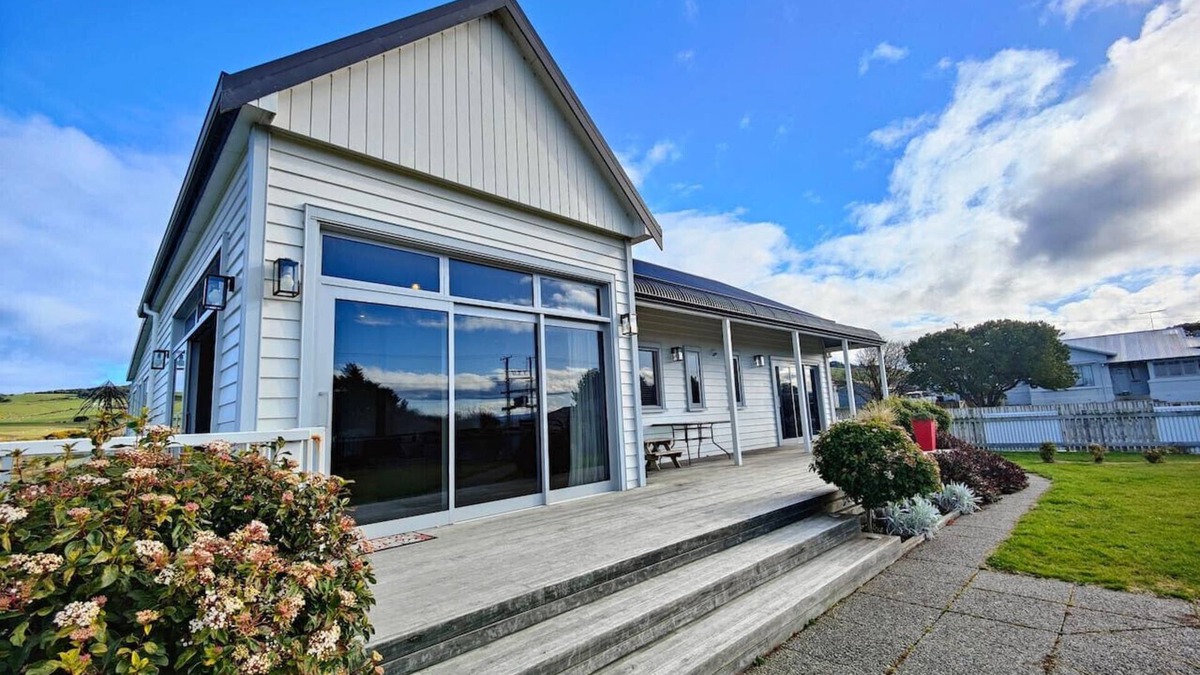 Riverton Apartment | Church Street Charmer