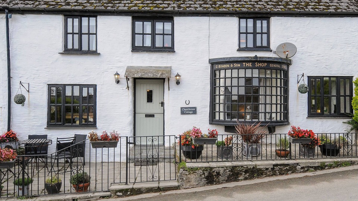 Lanreath House | CHURCH VIEW COTTAGE, pet friendly, with a garden in Pelynt