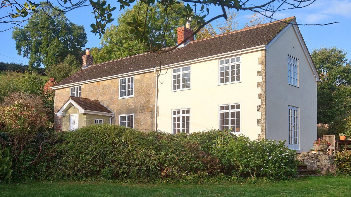 Swallowcliffe Cottage | CHURCH VIEW, family friendly, with open fire in Tisbury, Near Bath