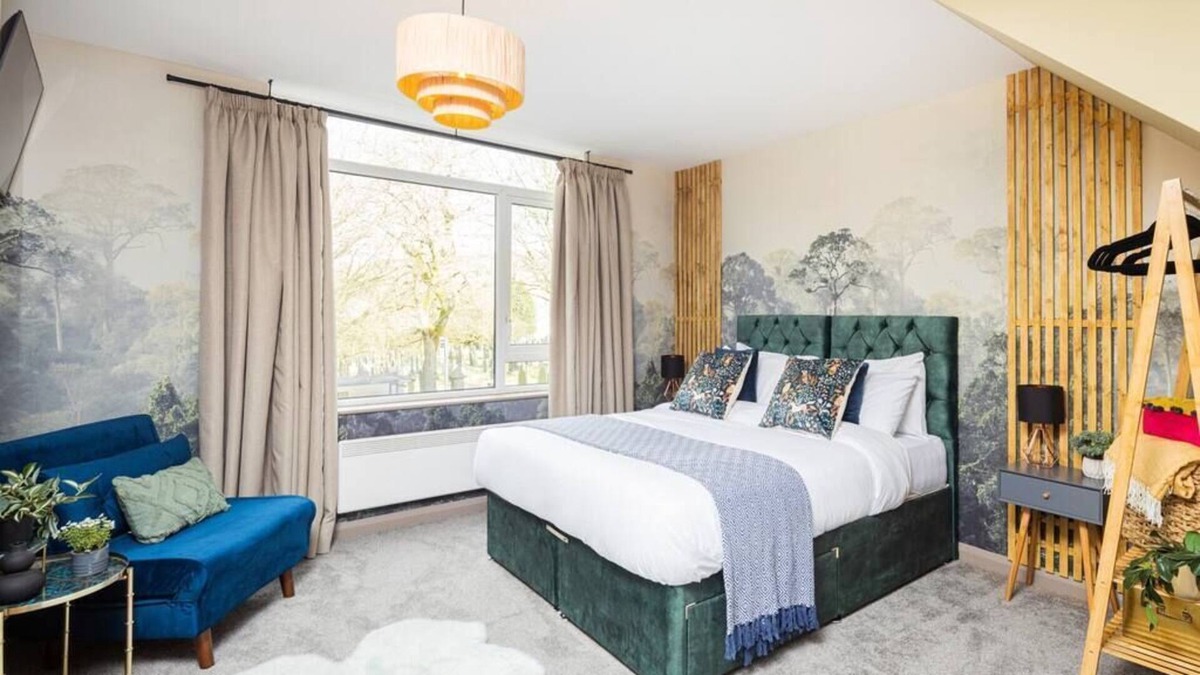 Horwich Apartment | Church View Summary: