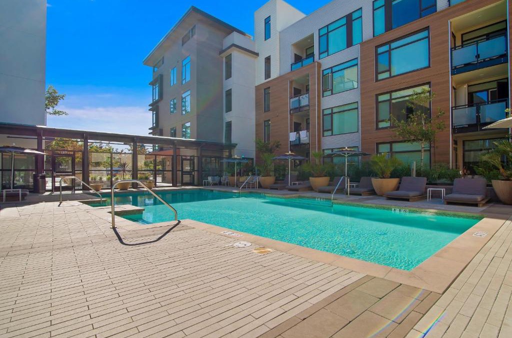 Shoreline West Apartment | Churchill Living Montrose
