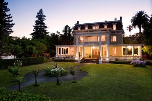 Napa Bed & Breakfast | Churchill Manor