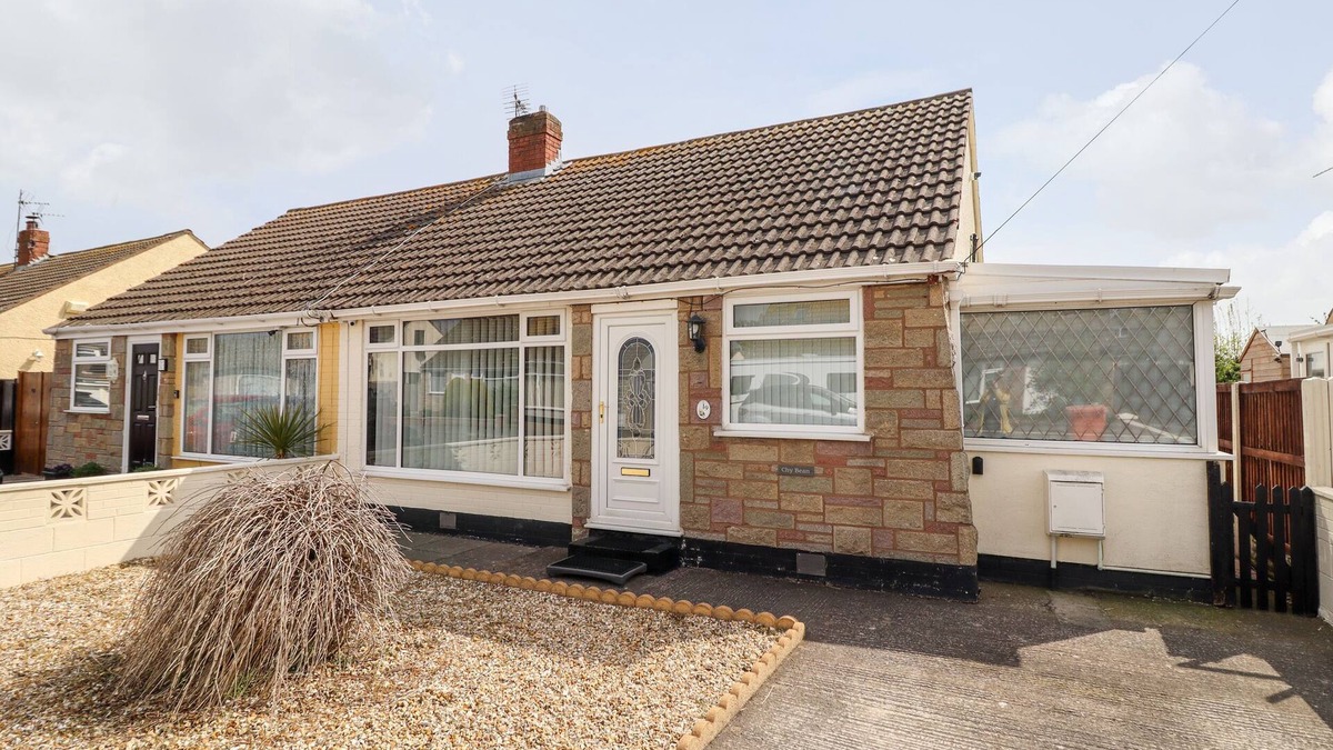 St George Cottage | CHY BEAN, country holiday cottage, with a garden in Abergele