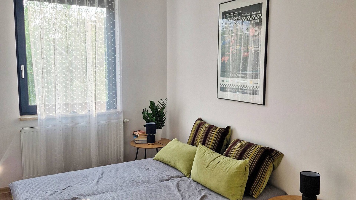 Zakrzowek Condo | Cichy apartament z balkonem i prywatnym parkingiem