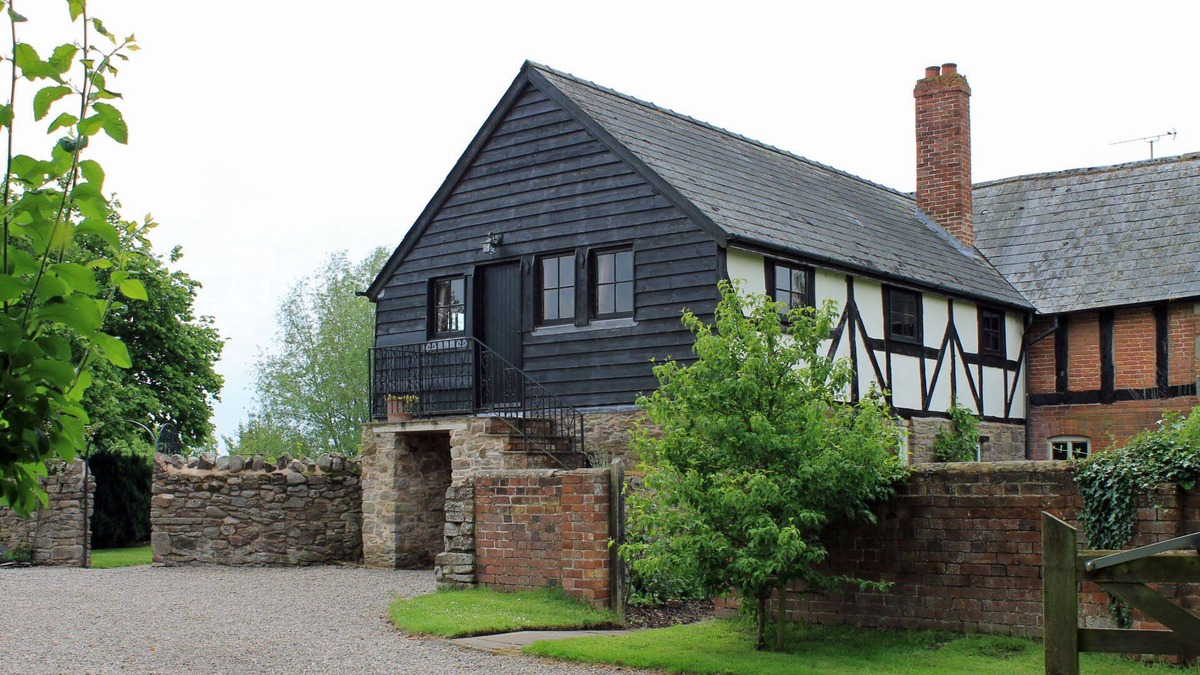 Hereford Cottage | Cider press in Brinsop