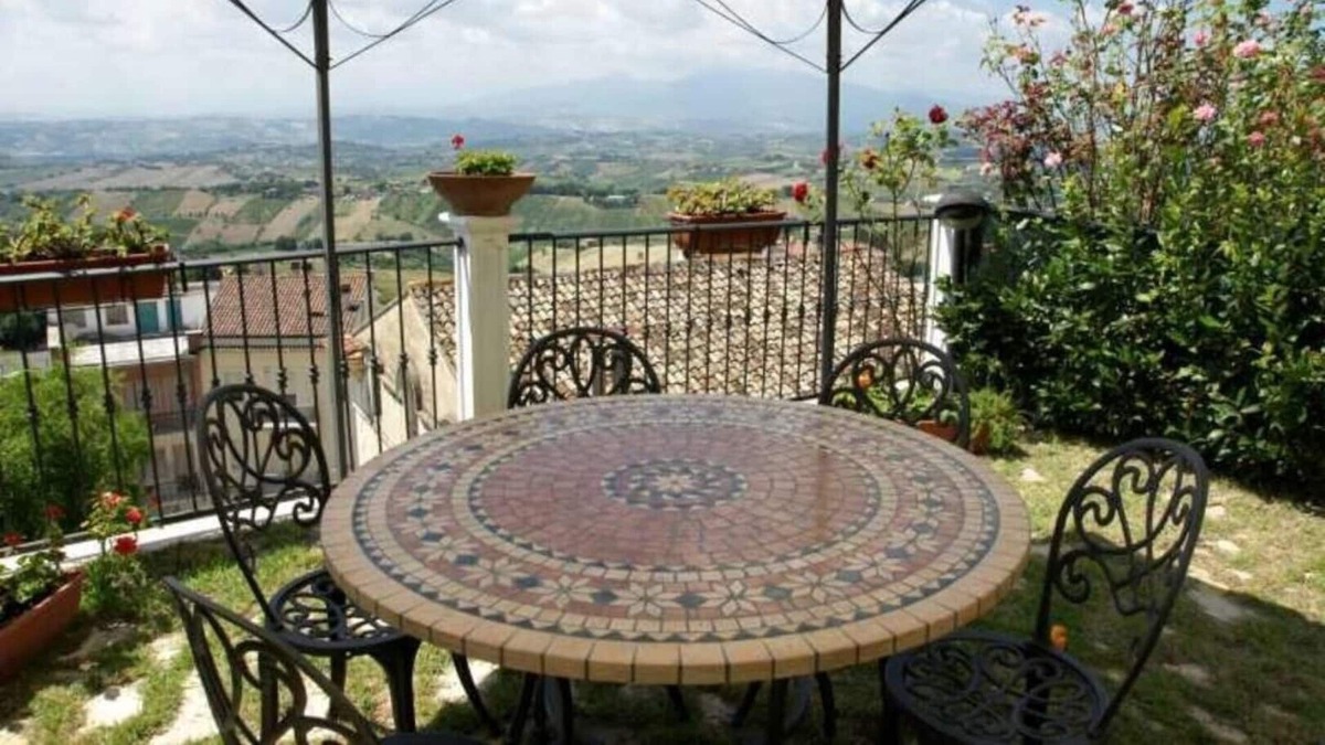 Acquaviva Picena House | Cielo Aperto is perfect for larger familes or two families wishing to share