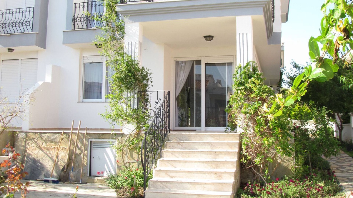 Cesme Villa | Ciftlikkoy Villa, Cesme. Lovely, comfortable 3 bed/2 bath villa 100m from sea
