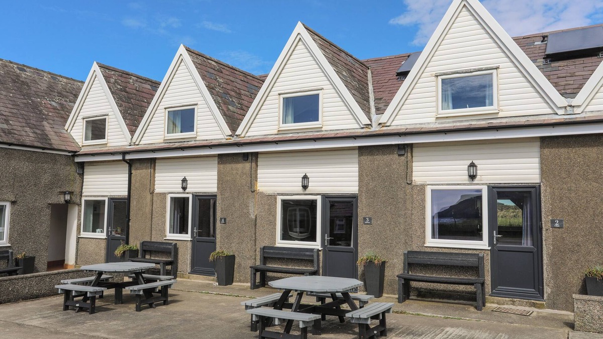 Llanengan Cottage | CILAN - 2 TY'N DON, pet friendly in Abersoch