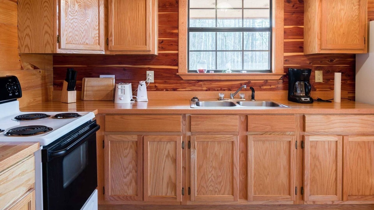 Pickens Cabin | Cimarron Secluded Cabin with Fire Pit and Free Firewood by RedAwning