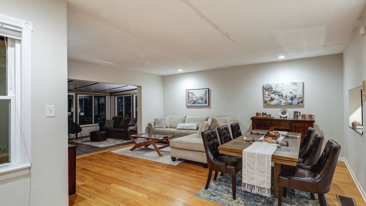 Mount Auburn House | Cincinnati Home, Patio w/Downtown Views!