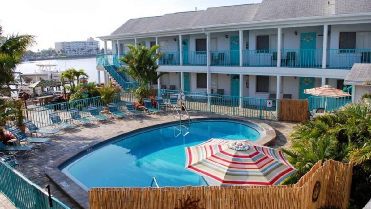 Bay Esplanade Apartment | Cinco Palms Clearwater Beach Florida