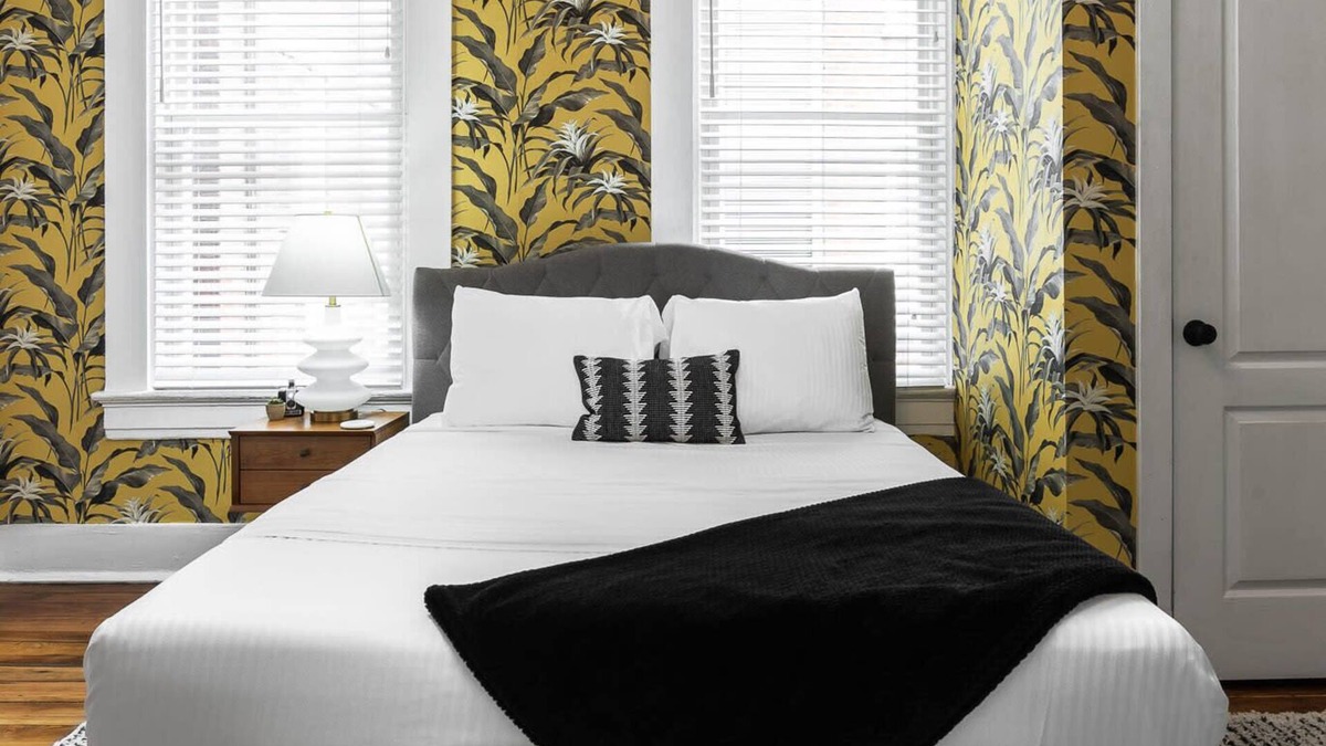 Pendleton Apartment | Cincy Getaway - Gorgeous 2nd floor walk-up