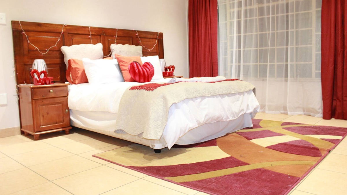 Primrose House | Cinematic Guest House where your stay makes you feel like a STAR!