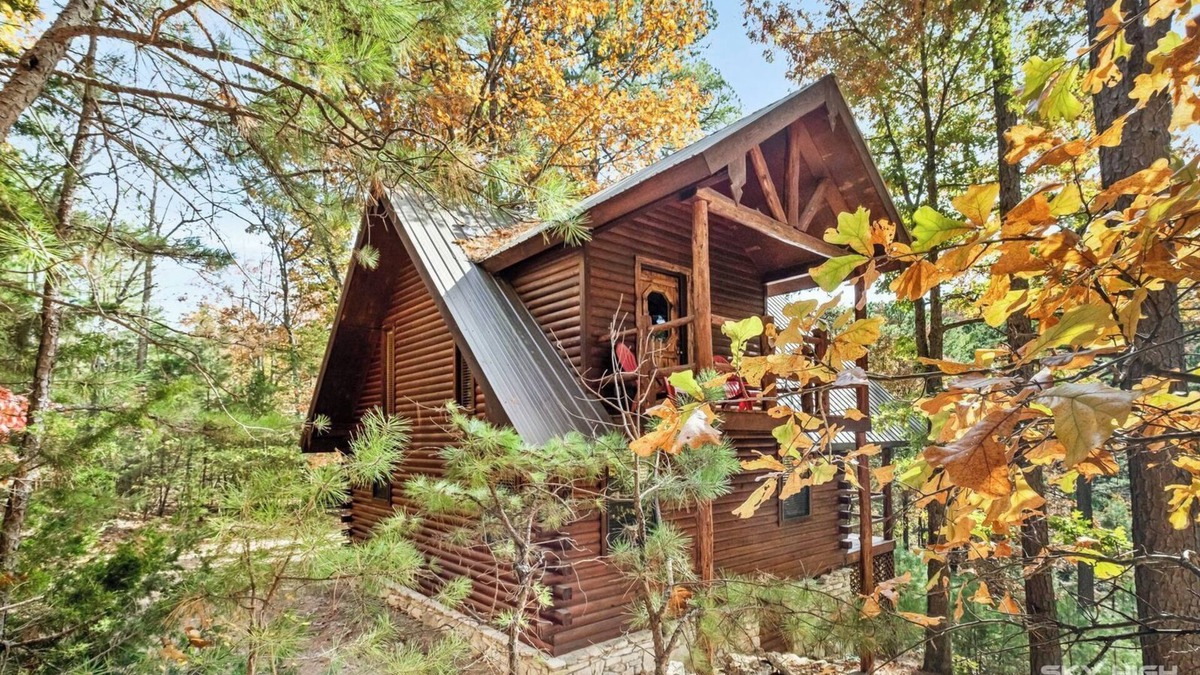 Eureka Springs Cabin | Cinnamon Valley - The Hideaway