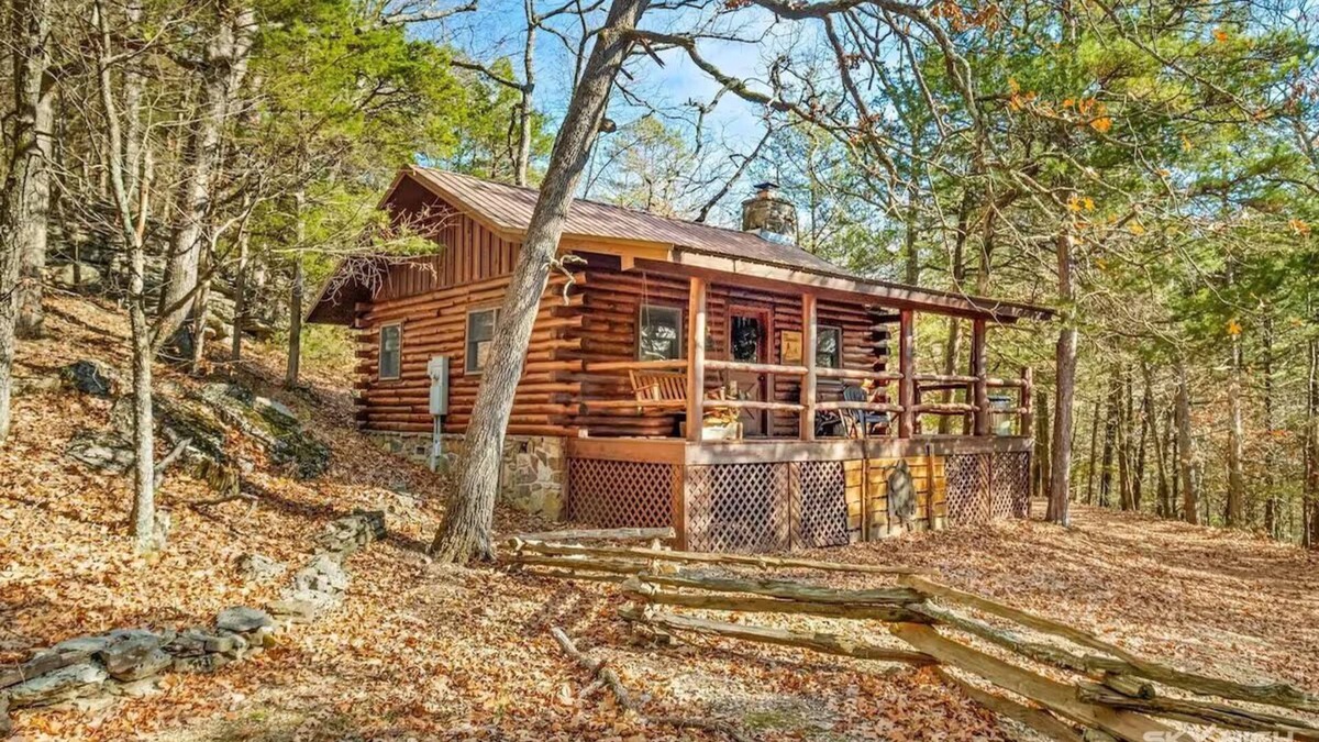 Eureka Springs Cabin | Cinnamon Valley - The Cherokee