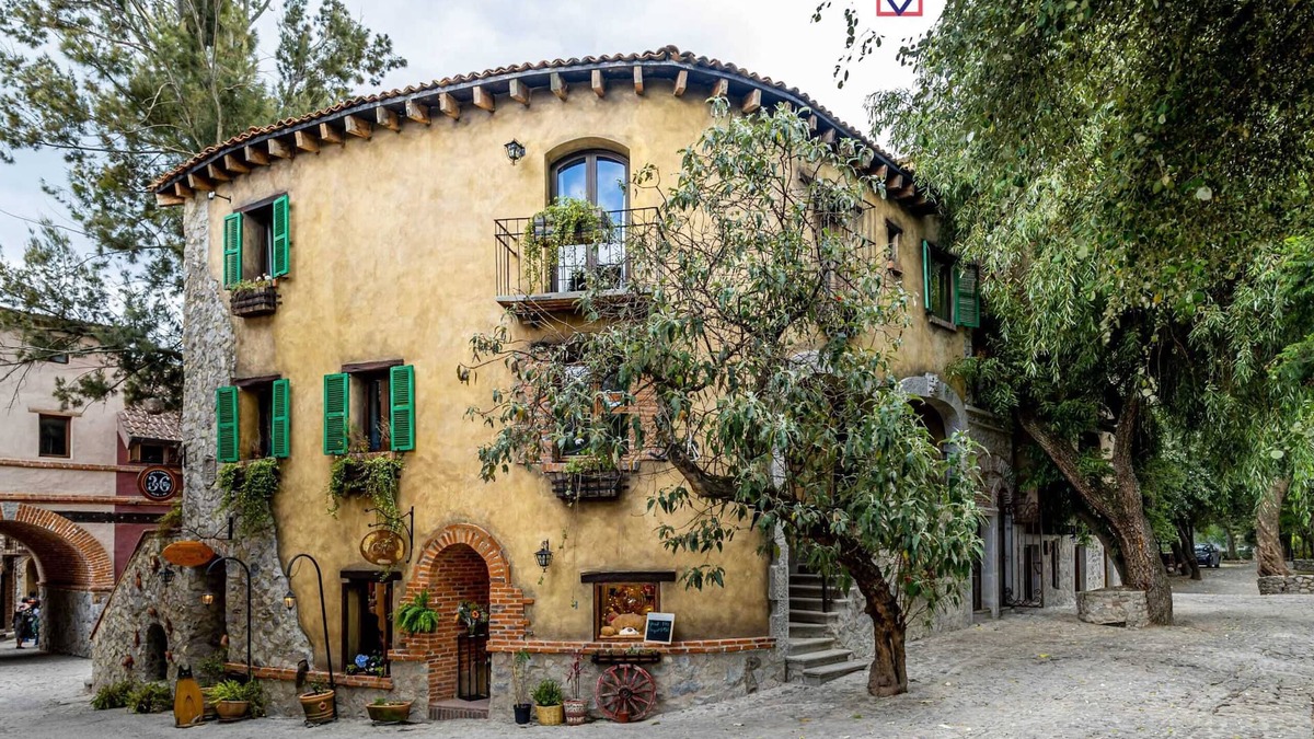 Santeagueda Apartment | Cipressi Spectacular Italian Tuscan style loft