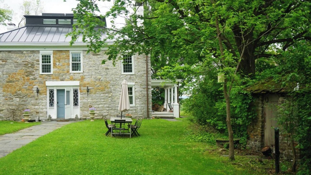 Coxsackie House | Circa 1781 Hudson Valley Retreat with Amenities