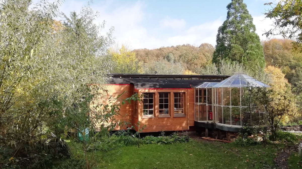 Alzenbach Cabin | Circus wagon star tent with sauna. Very spacious with pavilion.