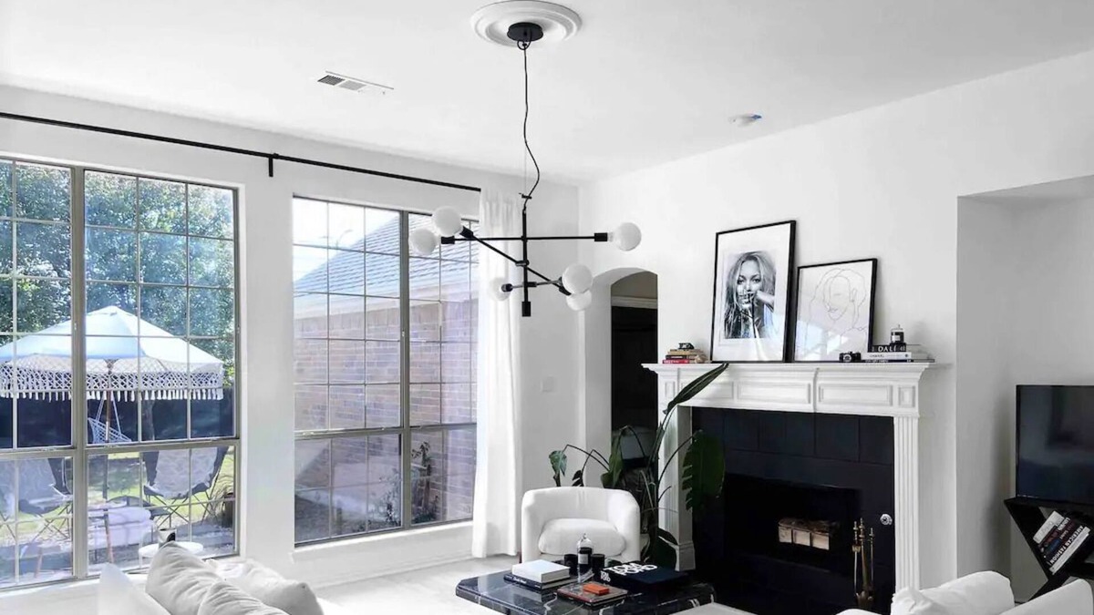 Little Elm House | CitizenNomad: Modern Dallas Lake House Bungalow