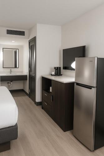 Wheatland Hotel | Citrus Executive Studio Suites OKC Airport