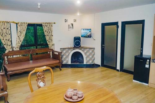 Ciater Cabin | CitrusHill Family Glamping dan Villa Syariah Kebun Lemon