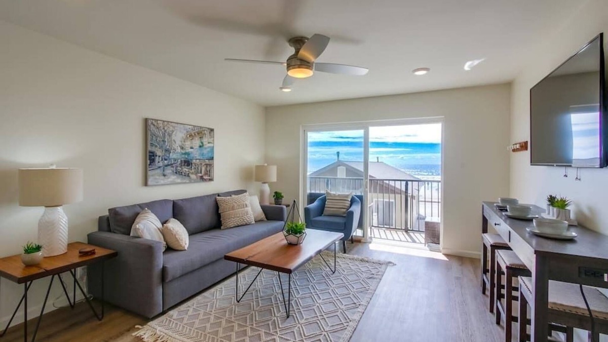 Mira Costa Condo | City Beach House #B - Oceanfront